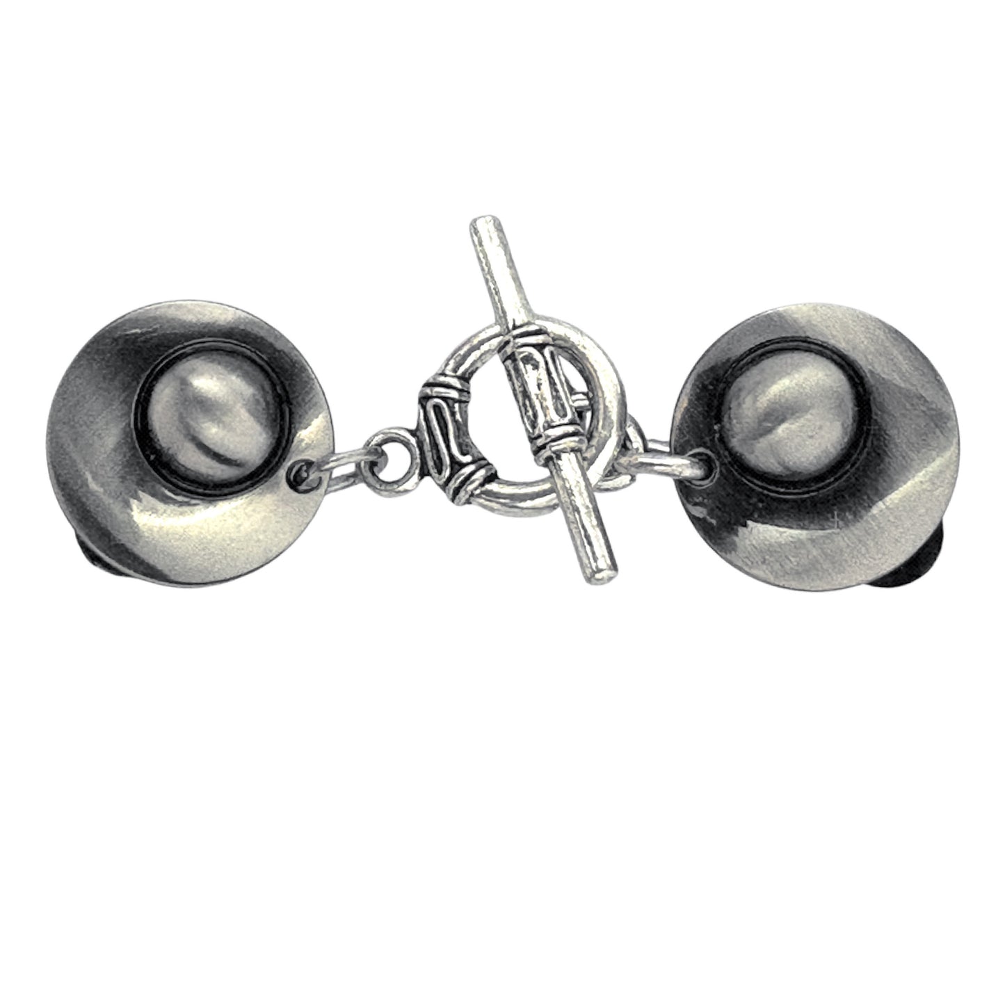 Handgemaakte zilverkleurige vestclip met ronde knopen en gesloten T-bar in bamboe-look, stijlvol en uitgebalanceerd ontwerp