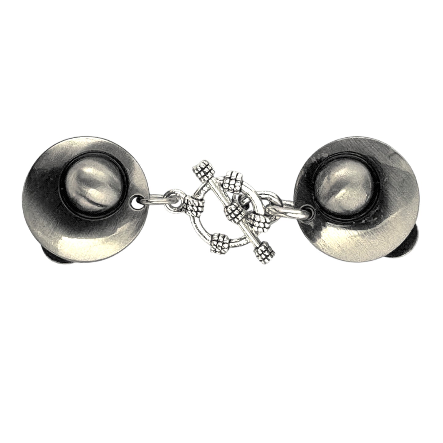 Zilverkleurige handgemaakte vestclip met robuuste haaksluiting en decoratieve structuurdetails