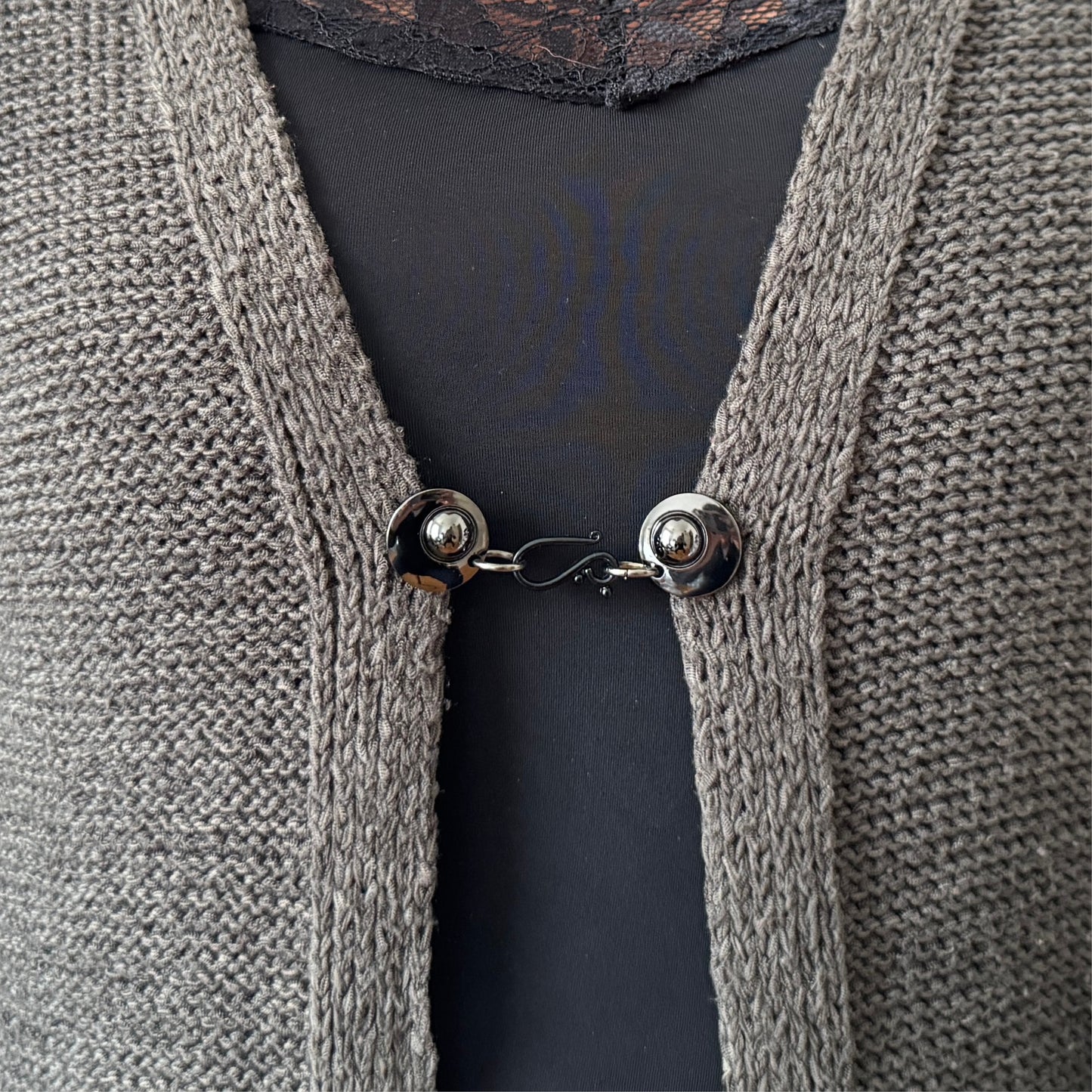 De Classic – haak en oog – Glanzend Zwart