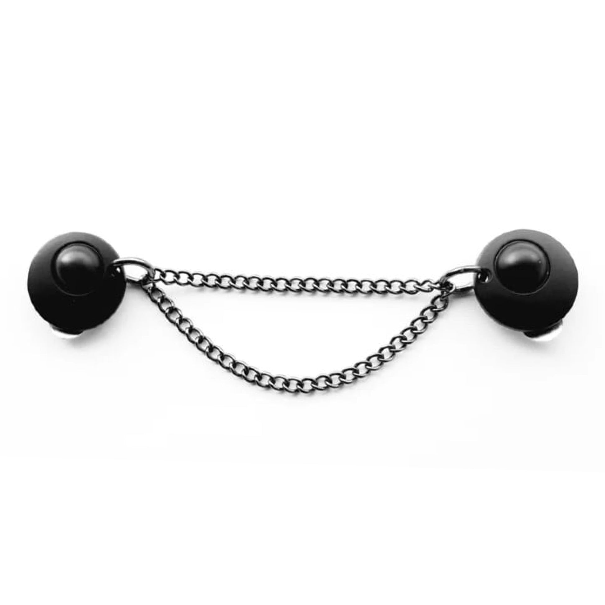 Stijlvolle matzwarte vestsluiting met dubbele ketting en ronde clips, perfect voor een elegante en stevige sluiting.