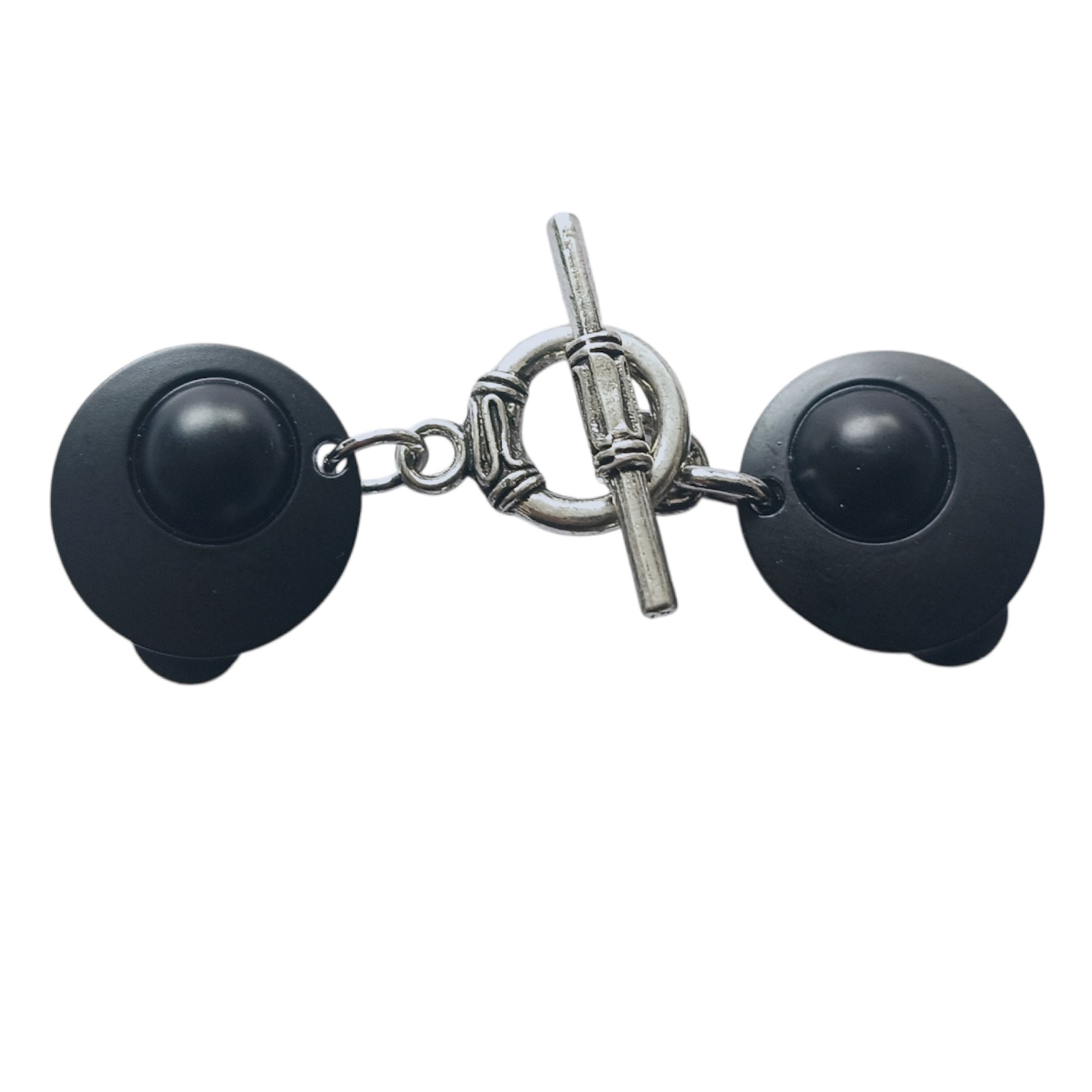 Zwarte vestsluiting met matte knopen en stevige T-bar sluiting in antiek zilver, handgemaakt en krachtig van uitstraling