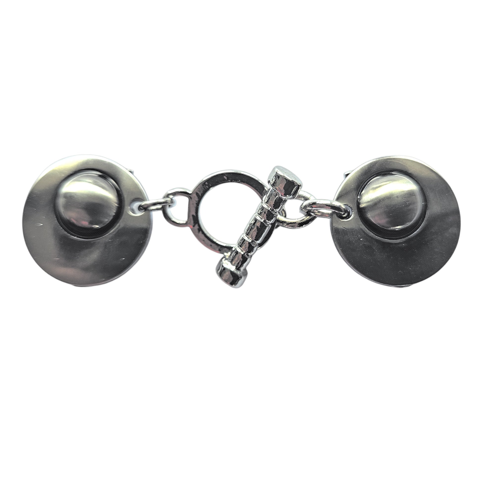 Zilverkleurige vestclip met gesloten geribbelde T-bar sluiting en ronde knopen, handgemaakt en modern design