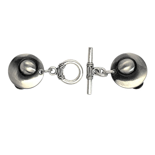 Zilverkleurige vestclip met gladde structuur en elegante T-bar sluiting voor een gevoel van balans