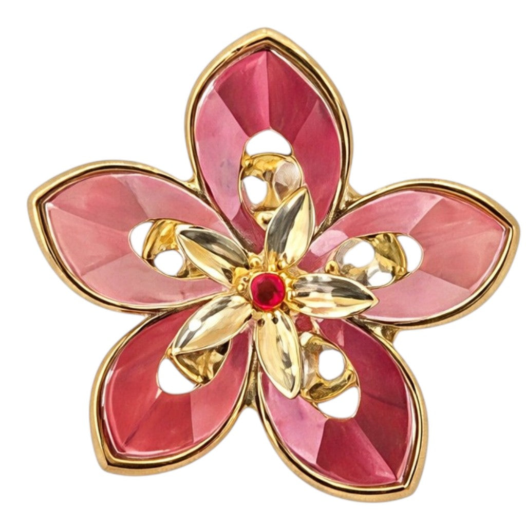 Roze-rode bloemenbroche met goudkleurige details en fonkelende rode steen in het hart. Deze elegante magneetbroche zonder speld geeft een vrouwelijke en stijlvolle uitstraling aan iedere outfit.