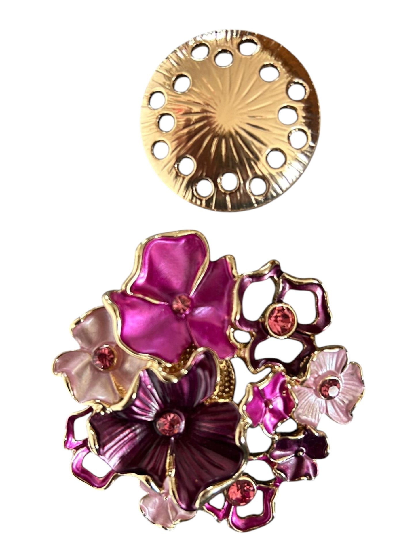 Magneetbroche Nr.18 Bloemenpracht met roze en paarse bloemdetails, fonkelende accenten.