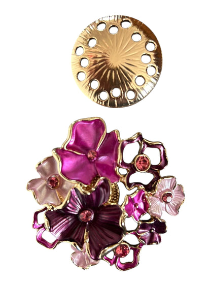 Magneetbroche Nr.18 Bloemenpracht met roze en paarse bloemdetails, fonkelende accenten.