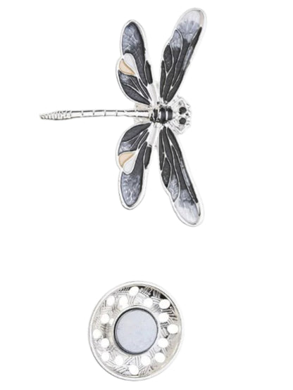 Magneetbroche Nr.45 Libelle Grijstinten met sierlijke libellevorm in grijs-, zwart- en zilvertinten en verfijnde details.