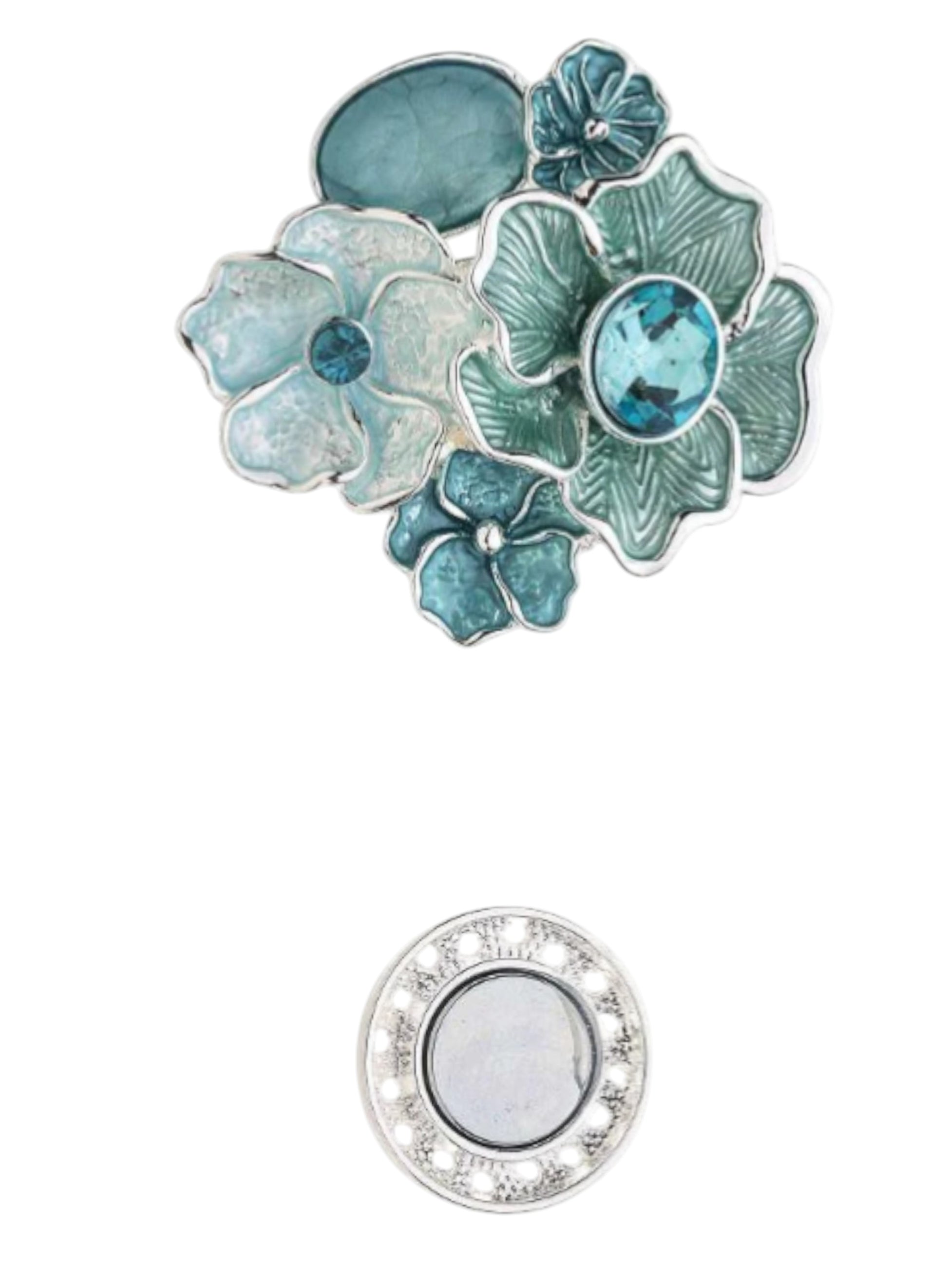 Magneetbroche Nr.49 Bloemenpracht in Blauwtinten met turquoise bloemen, blauwe accenten en verfijnde zilverkleurige details.