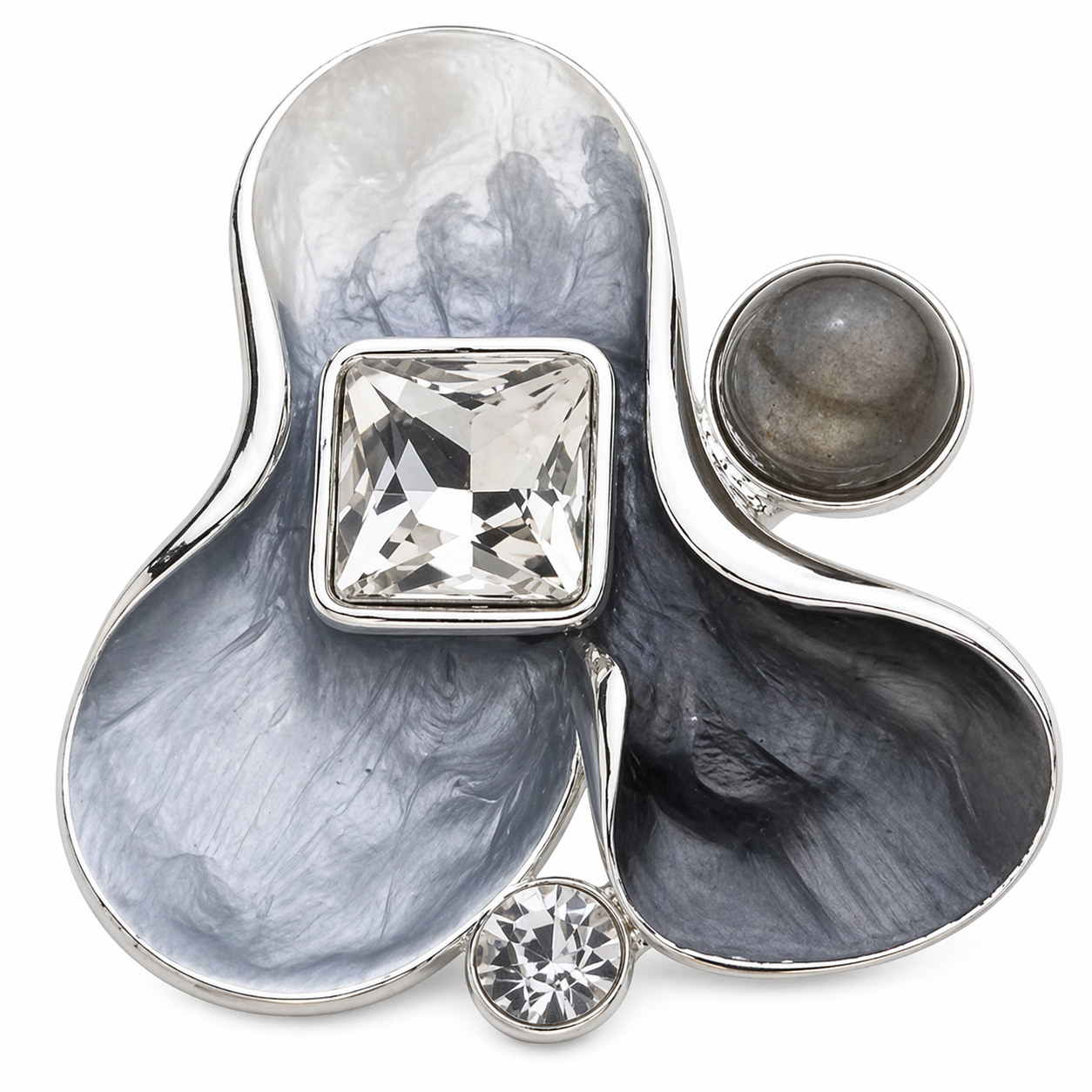 Magneetbroche Nr.65 Grijstinten Elegantie met zachte grijstinten, zilverkleurige details en fonkelende kristallen.