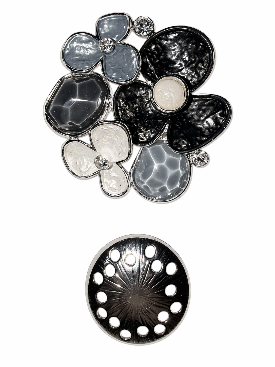 Magneetbroche Nr.68 Grijstinten Luxe Bloem met bloemen in zwart, wit en grijstinten, elegante damesbroche met glanzende details.