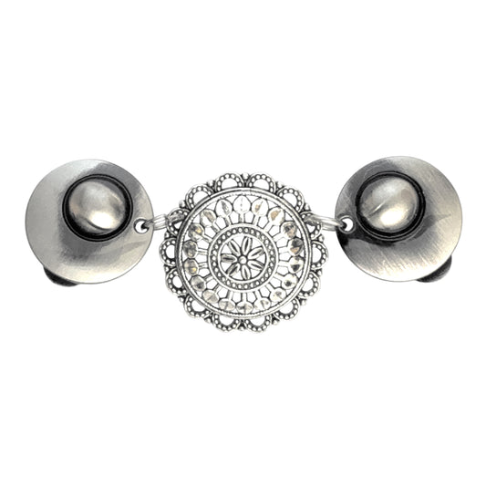 Vestsluiting De Barones met zilverkleurige clips en verfijnde ronde tussenbedel met sierlijke ornamentdetails, elegante Fashionclip voor vesten.