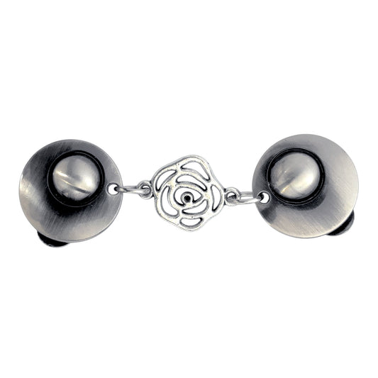 Vestsluiting De Open Roos zilver met zilverkleurige clips en opengewerkte rozenbedel, elegante Fashionclip voor het sluiten van vesten.