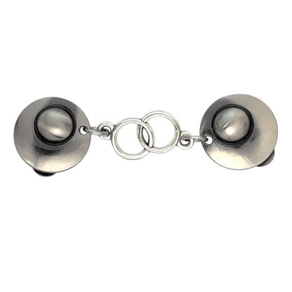 Vestsluiting Het Houvastje met zilverkleurige clips en dubbele ringverbinding, elegante Fashionclip voor het sluiten van vesten.
